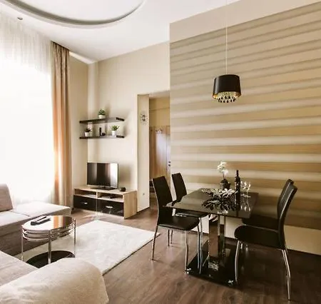 A_or_ B_luxflat_2br_2ba_vaci Street Budapeste
